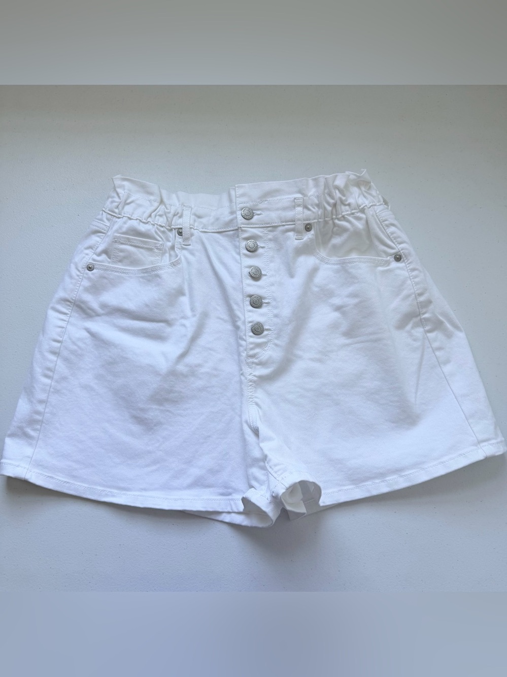 LOFT Extra High Rise
White Jean Shorts Button Fly
Elastic Waist Sz 12 NWT - Picture 2 of 8